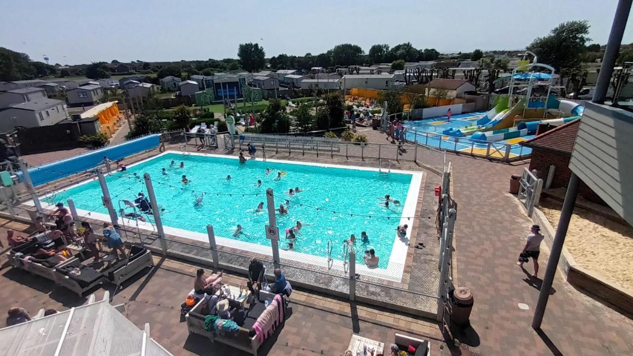 Hotel Olympic Holiday Caravan Selsey Esterno foto